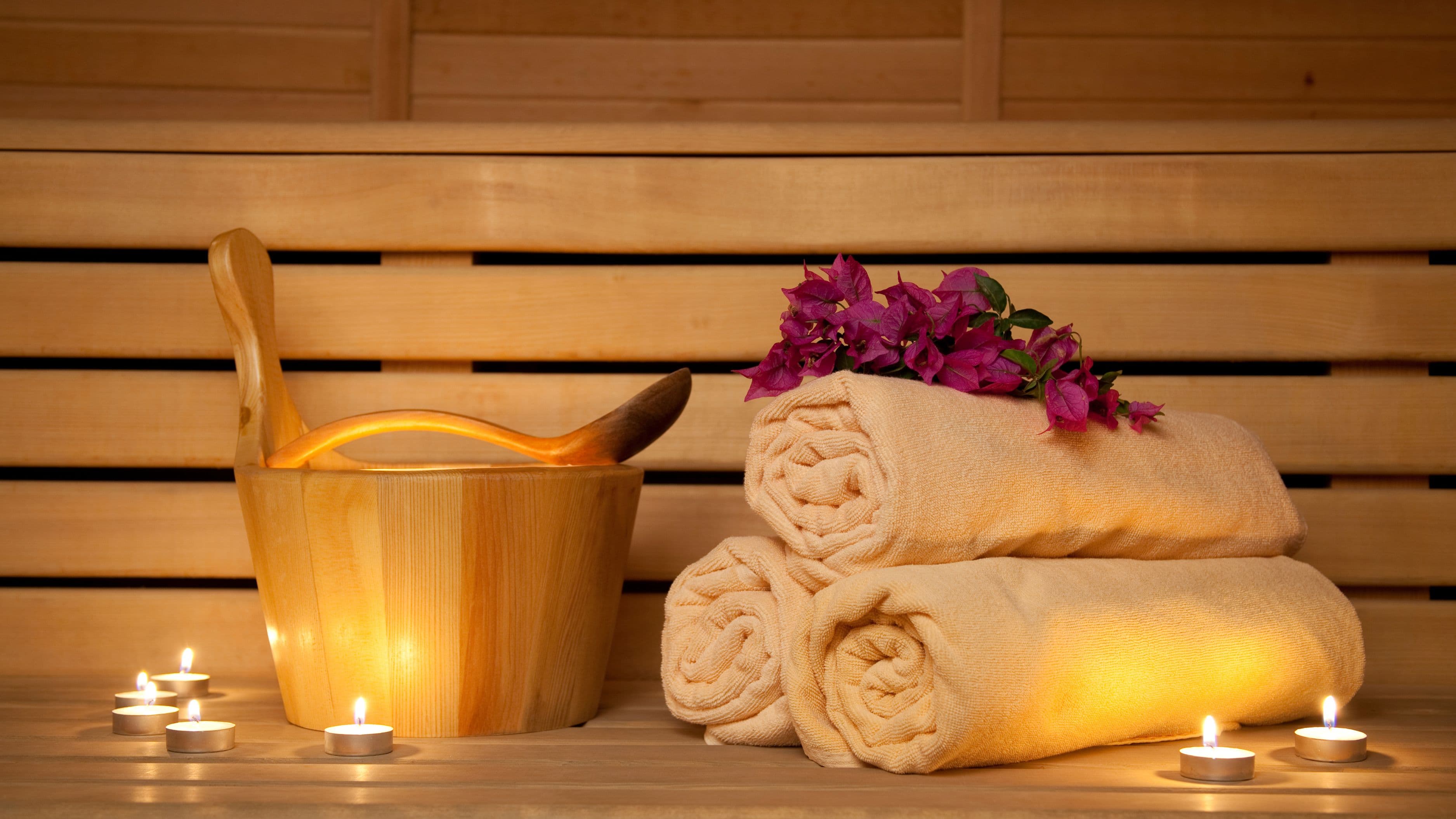How to Choose Between a Barrel Sauna and a Traditional Infrared Cabinet